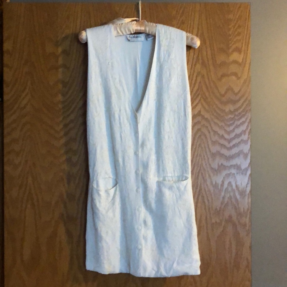 Pretty white button up vest